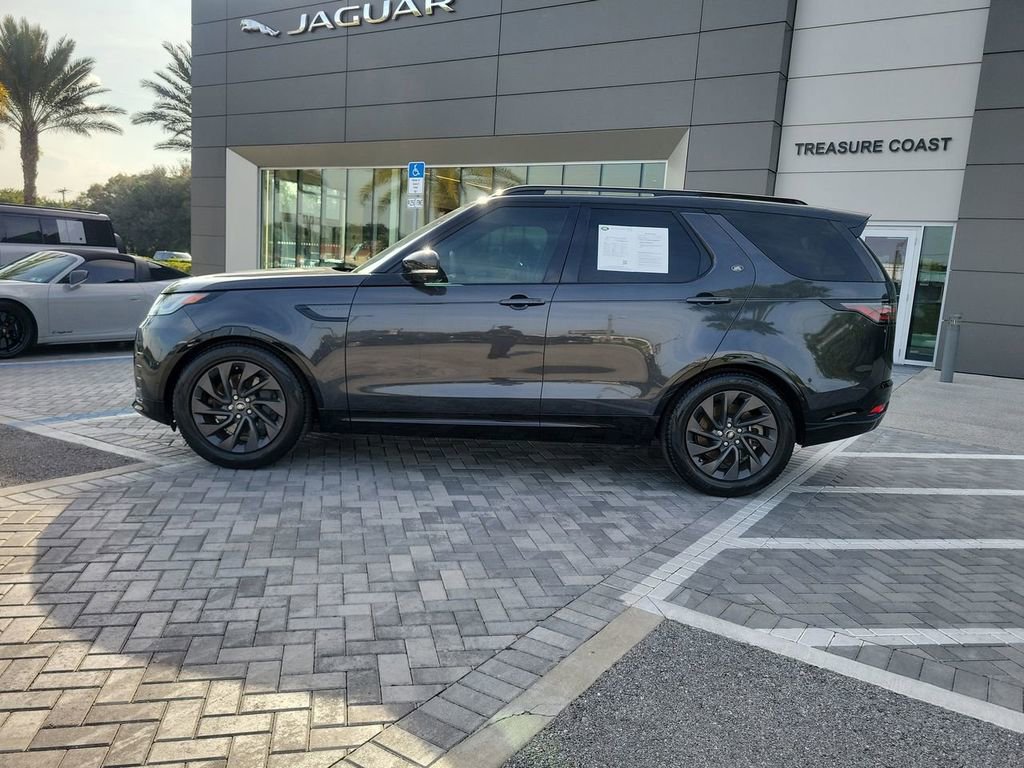 Certified 2024 Land Rover Discovery Dynamic SE AWD/4WD image 2