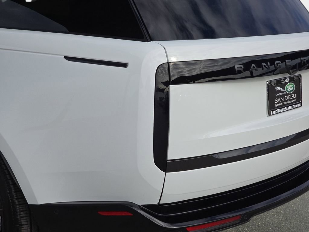 Certified 2025 Land Rover Range Rover SE AWD/4WD image 36