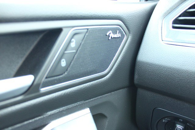 Used 2019 Volkswagen Tiguan SEL Premium w/ 3rd Row Seat Package AWD/4WD image 18
