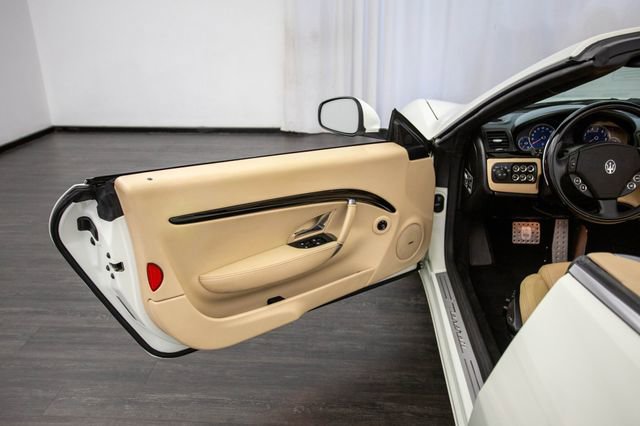 Used 2011 Maserati GranTurismo Convertible image 16