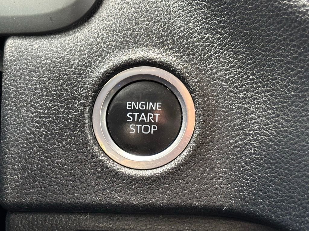 Used 2022 Toyota Tundra SR5 w/ SR5 Convenience Package image 21