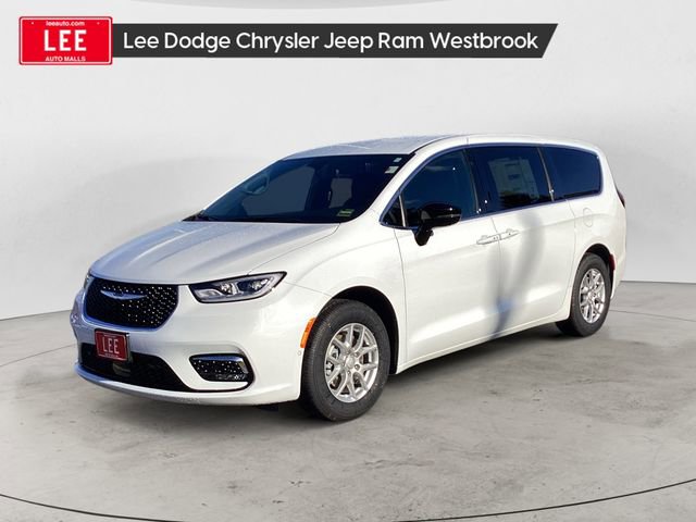 New 2026 Chrysler Pacifica Select
