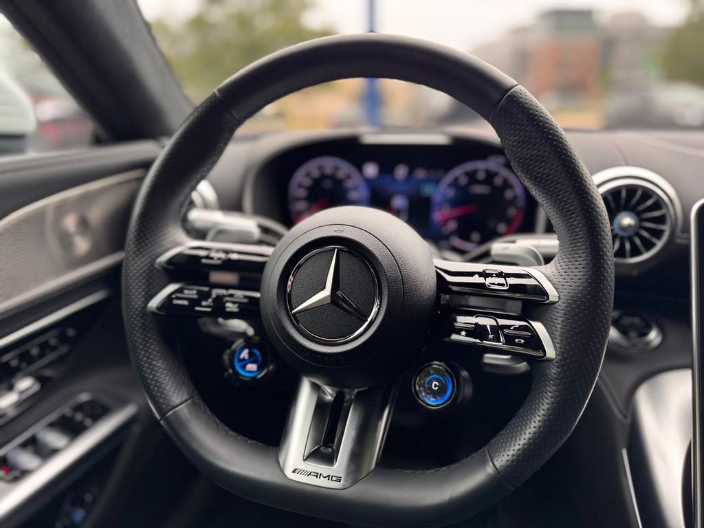 Used 2023 Mercedes-Benz SL 55 AMG 4MATIC w/ Driver Assistance Package image 24