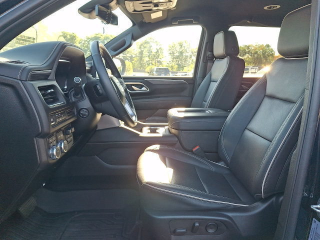 Used 2024 GMC Yukon XL SLT AWD/4WD image 2