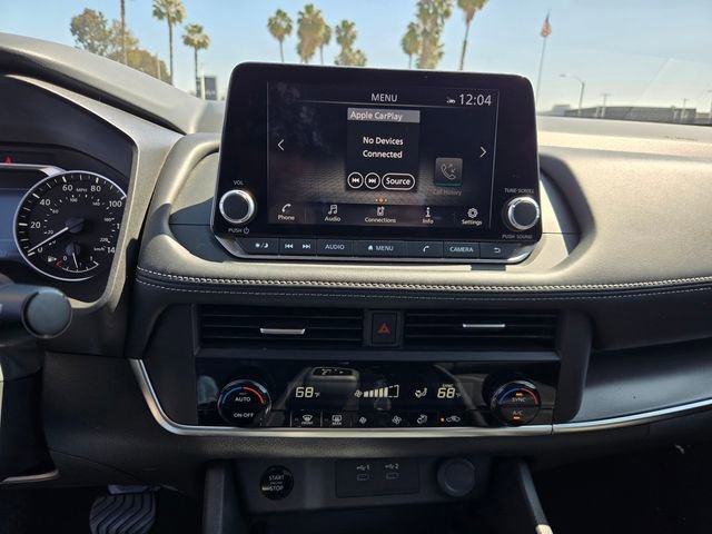 Used 2025 Nissan Rogue SV image 19