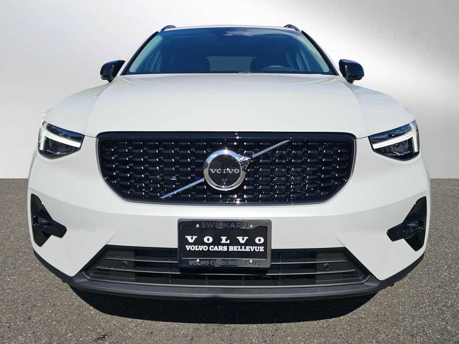 New 2026 Volvo XC40 B5 Plus w/ Protection Package Premier image 8