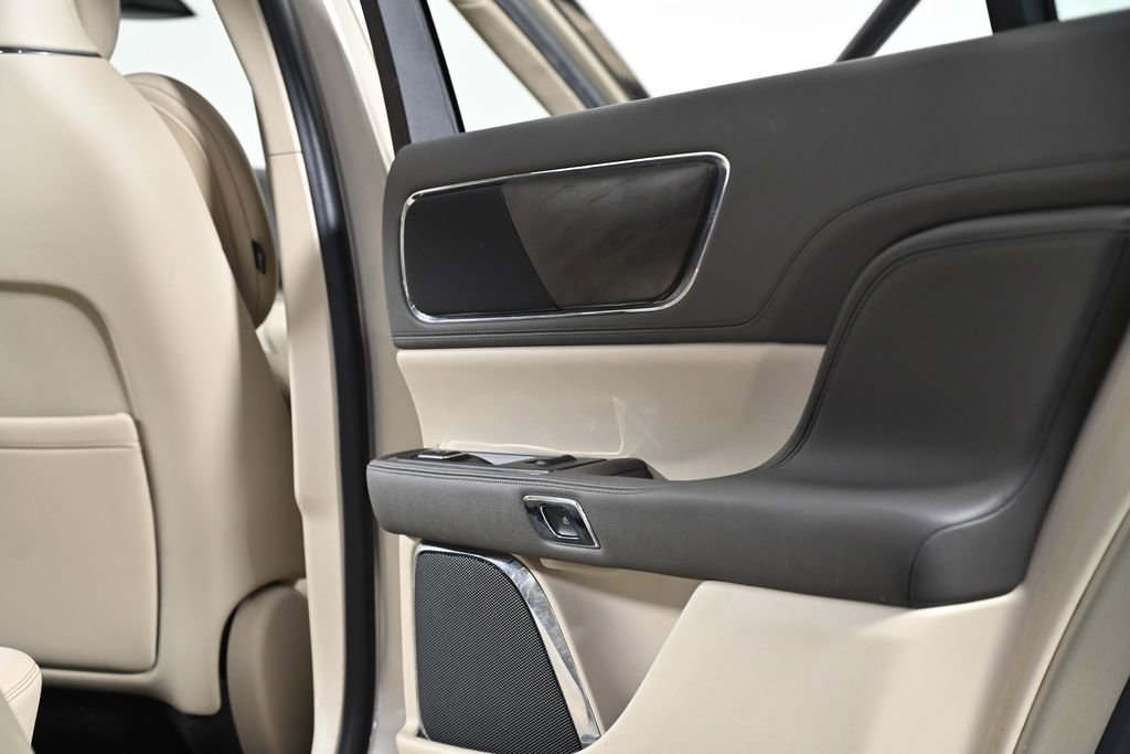 Used 2017 Lincoln Continental Reserve w/ Technology Package FWD image 34