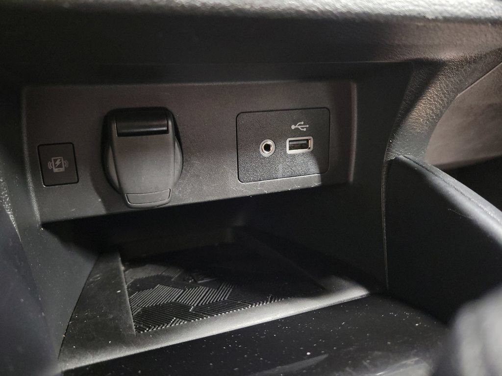 Used 2025 Nissan Versa SV FWD image 18