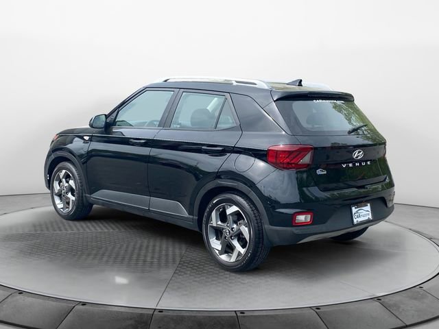 Used 2020 Hyundai Venue SEL w/ Convenience + Premium Package FWD image 3