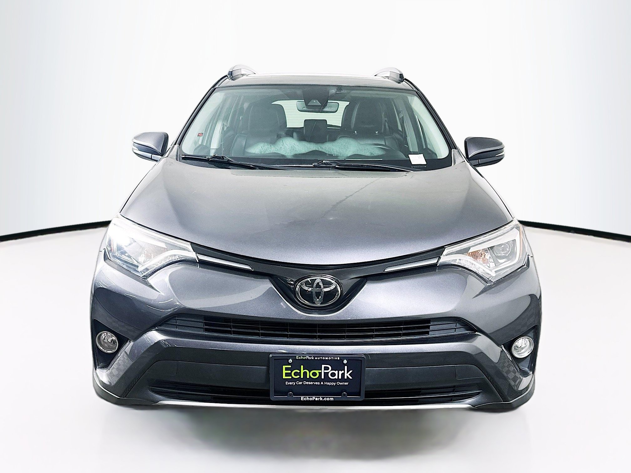 Used 2018 Toyota RAV4 Limited FWD image 2