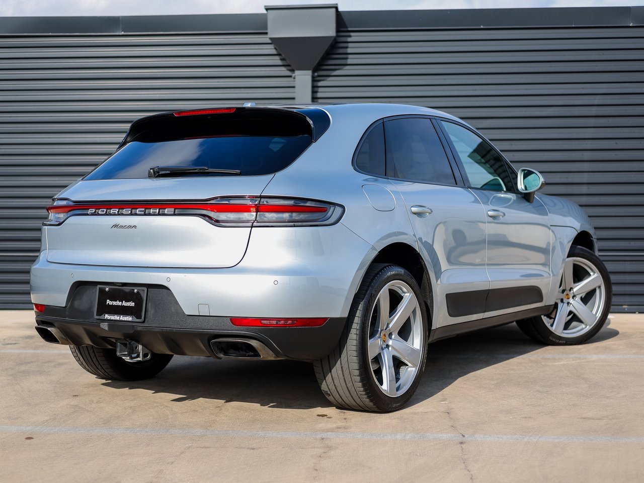 Certified 2019 Porsche Macan image 7