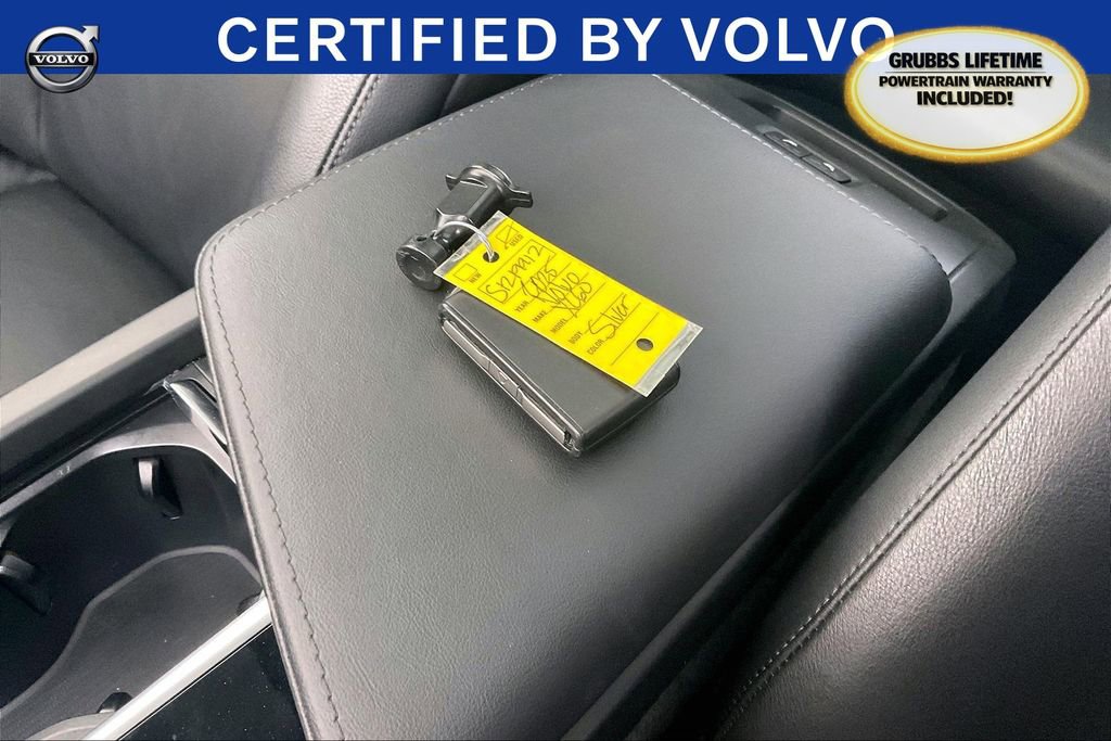 Used 2025 Volvo XC60 B5 Core image 13