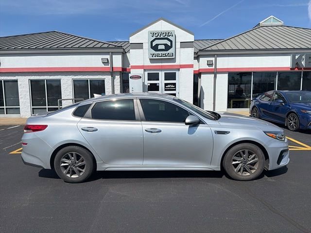 Used 2020 Kia Optima LX image 9