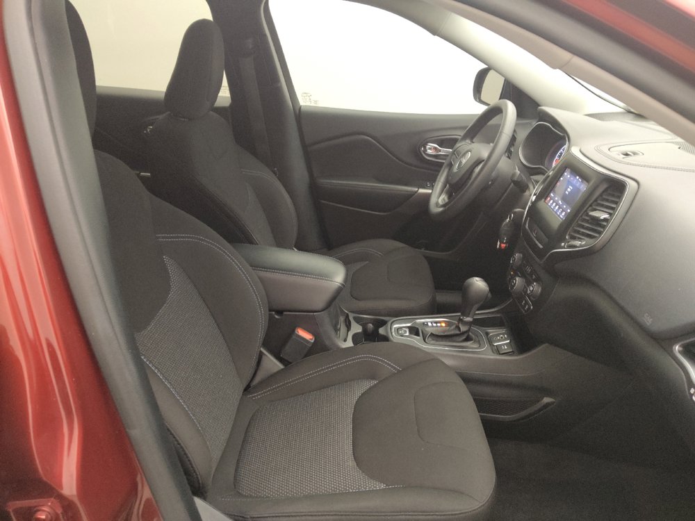 Used 2020 Jeep Cherokee Latitude FWD image 21
