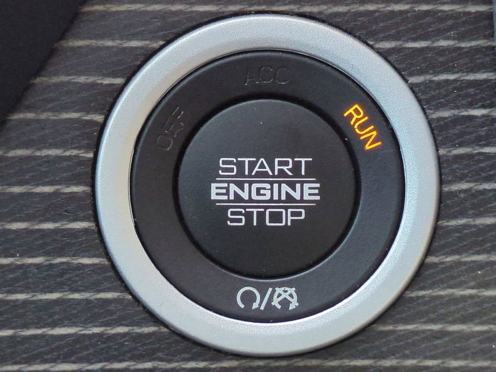 Used 2020 RAM 1500 Limited image 30