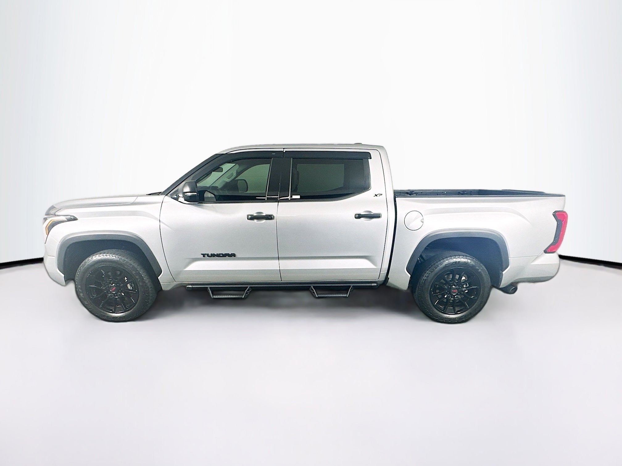Used 2023 Toyota Tundra SR5 w/ SR5 Convenience Package AWD/4WD image 4