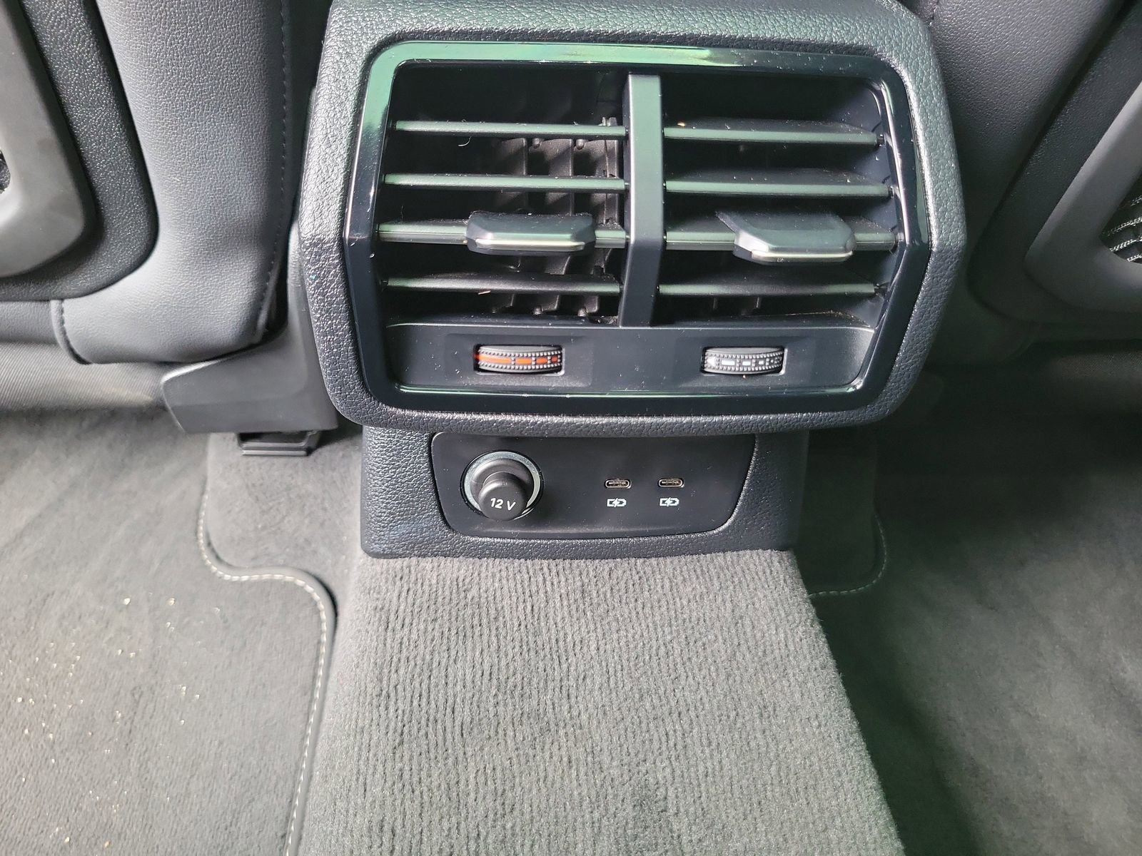 Used 2024 Audi Q3 2.0T Premium Plus image 14