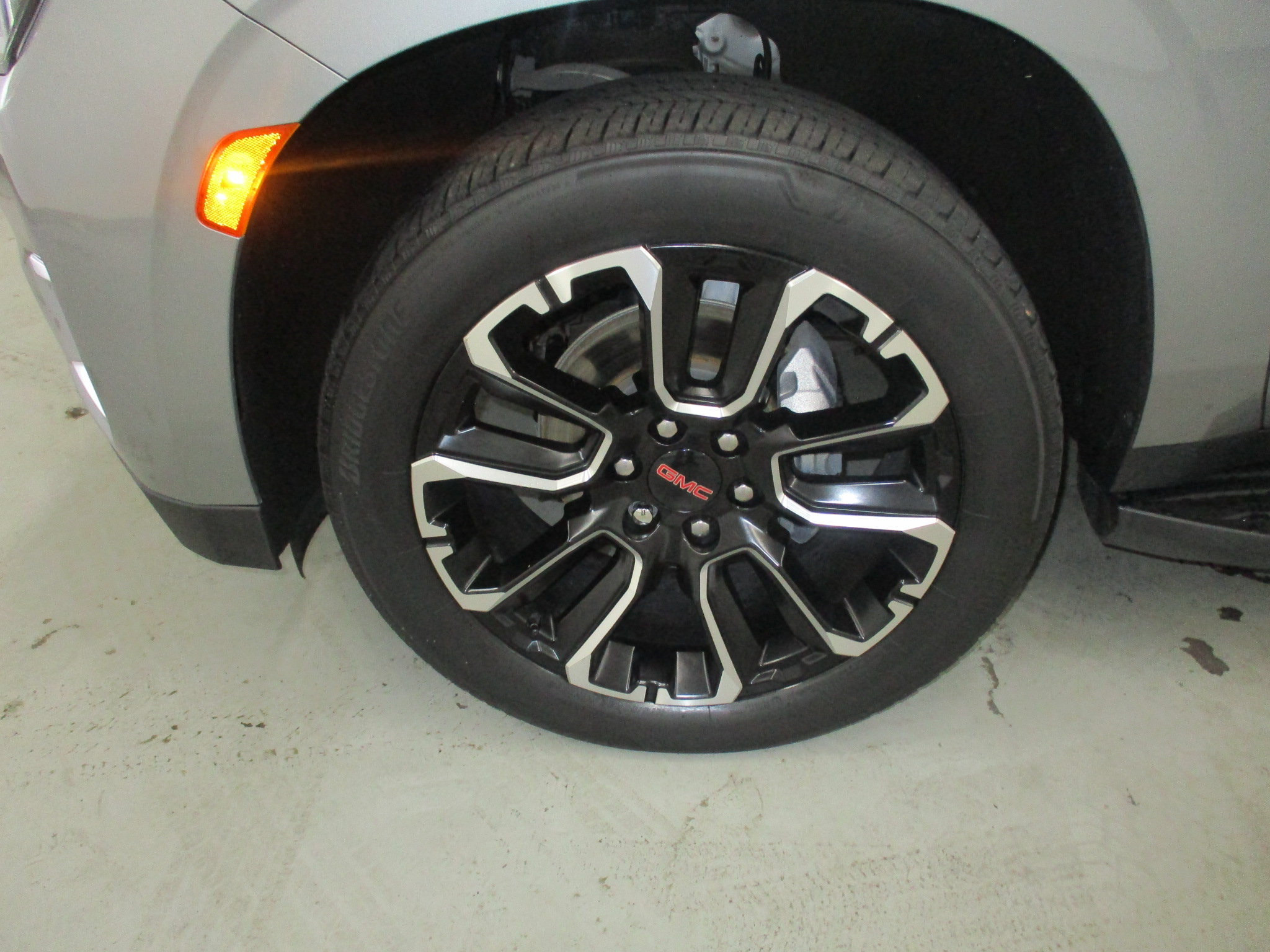 Certified 2023 GMC Yukon XL Denali AWD/4WD image 4