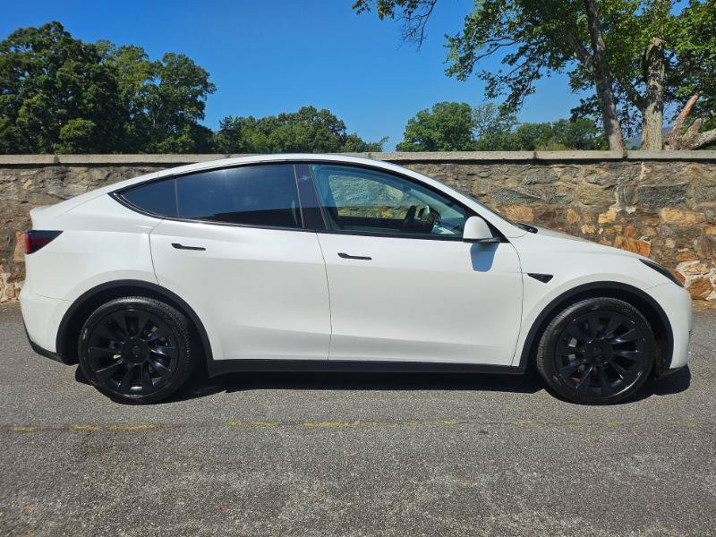 Used 2022 Tesla Model Y Long Range AWD/4WD image 10