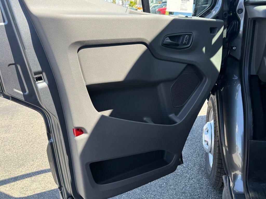 New 2026 Ford Transit 350 148 Medium Roof Wagon AWD image 15