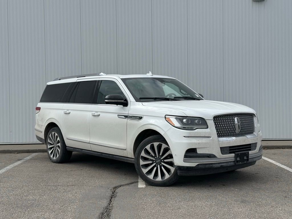 Used 2023 Lincoln Navigator L Reserve image 6