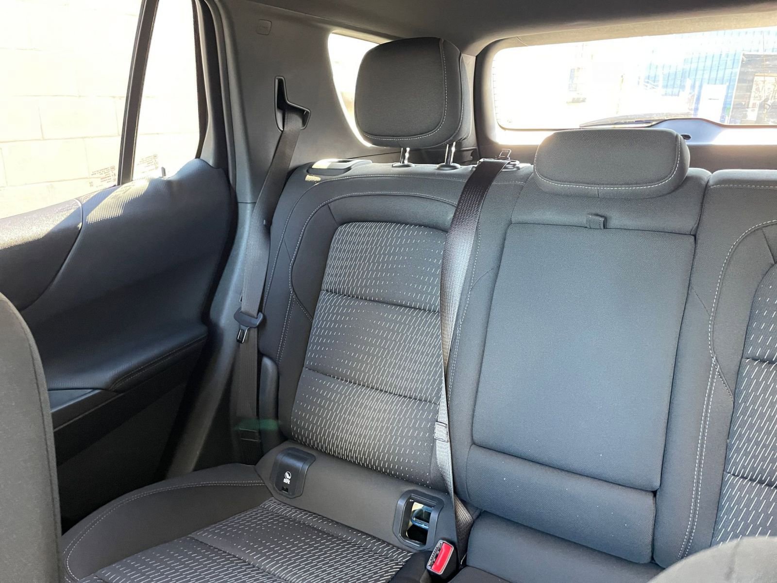 Used 2025 Chevrolet Equinox LT image 38