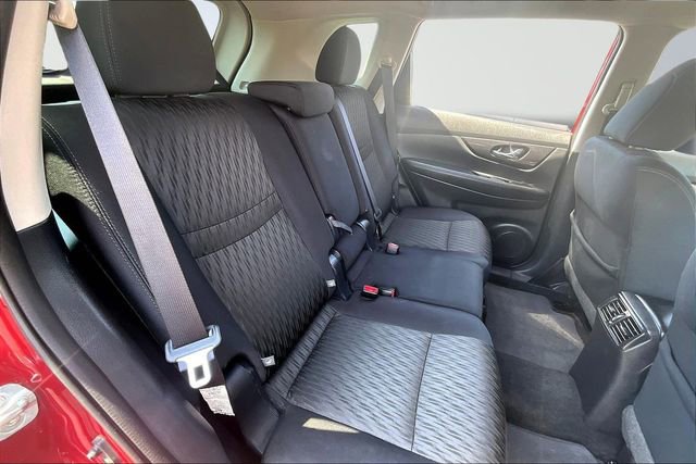 Used 2018 Nissan Rogue SV image 24