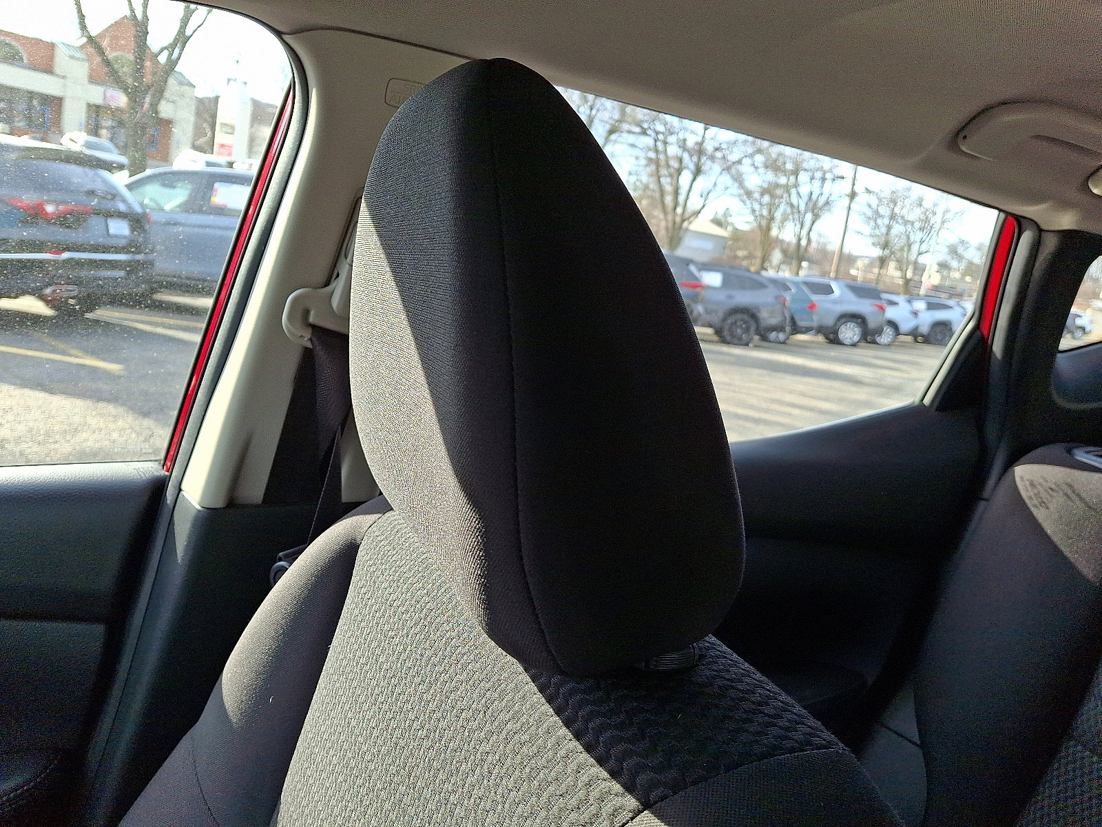 Used 2018 Nissan Rogue Sport S image 17