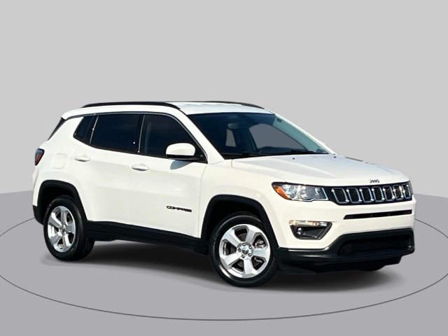 Used 2020 Jeep Compass Latitude FWD image 2