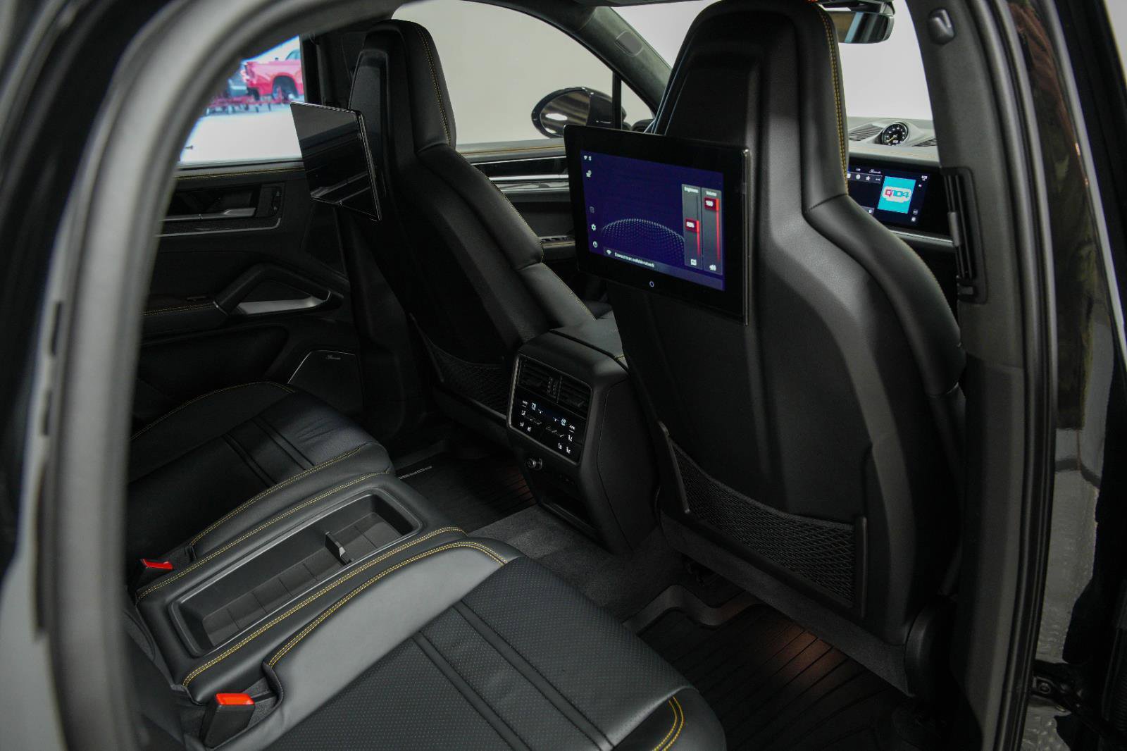 Used 2024 Porsche Cayenne Turbo GT image 66