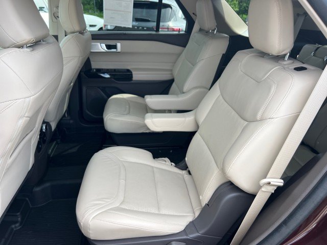 Certified 2023 Ford Explorer Platinum w/ Technology Package AWD/4WD image 23