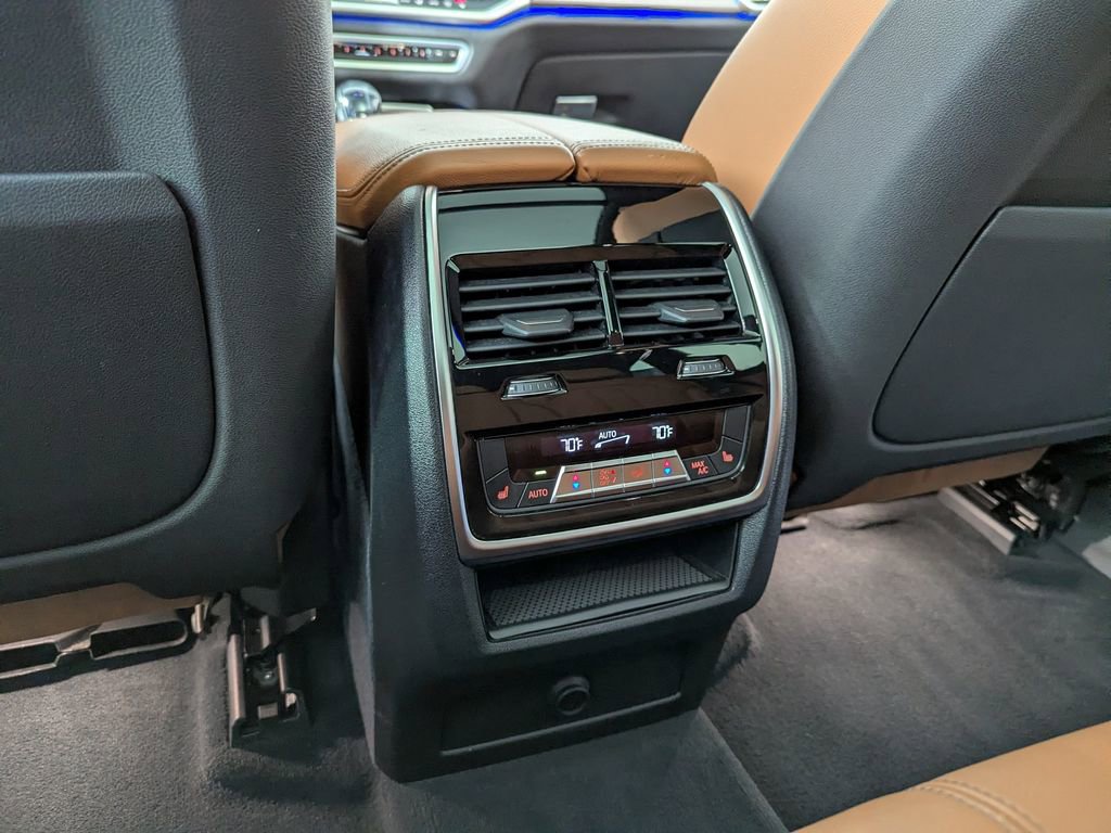 Used 2019 BMW X5 xDrive50i w/ M Sport Package image 44