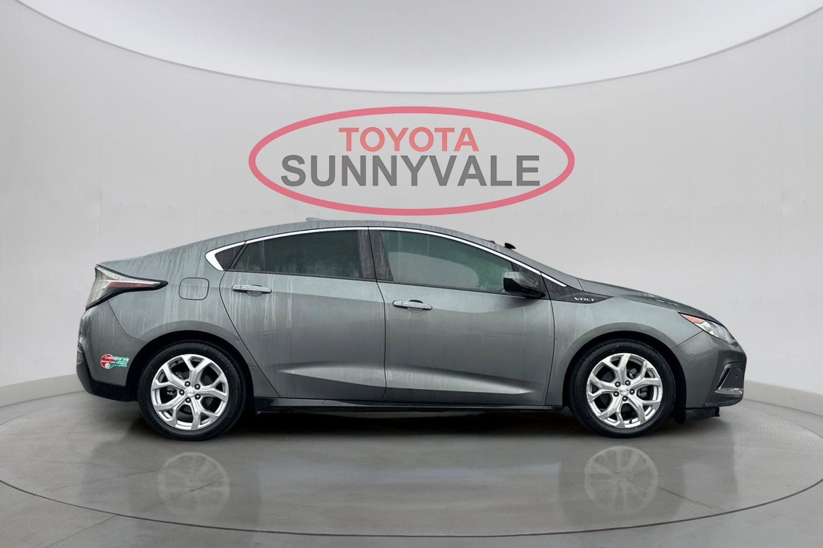 Used 2017 Chevrolet Volt Premier w/ Driver Confidence II Package image 9