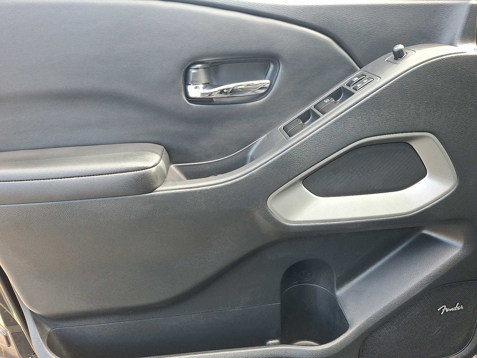 Used 2025 Nissan Frontier SV w/ SV Convenience Package image 13