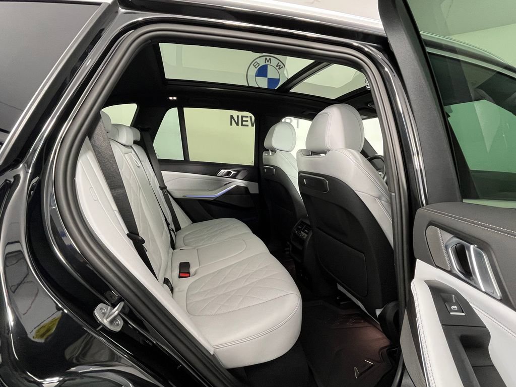 Certified 2024 BMW X5 xDrive40i w/ Premium Package AWD/4WD image 22