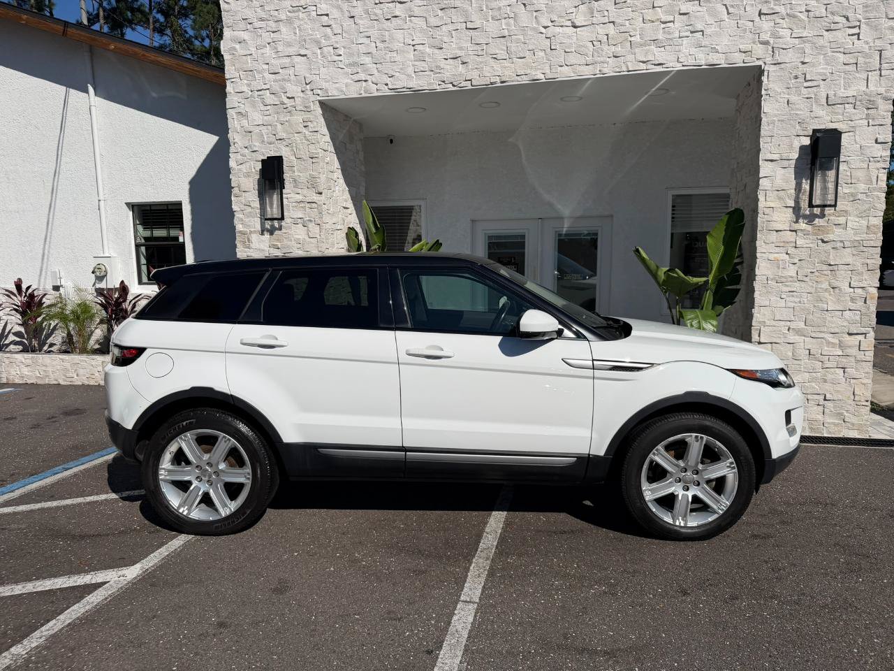 Used 2015 Land Rover Range Rover Evoque Pure Plus AWD/4WD image 17