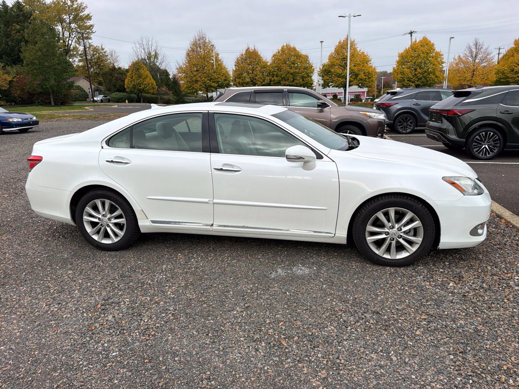 Used 2011 Lexus ES 350 FWD image 2