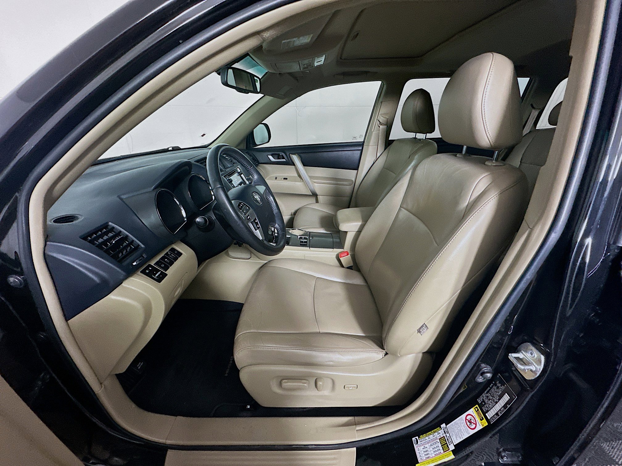 Used 2013 Toyota Highlander SE image 13