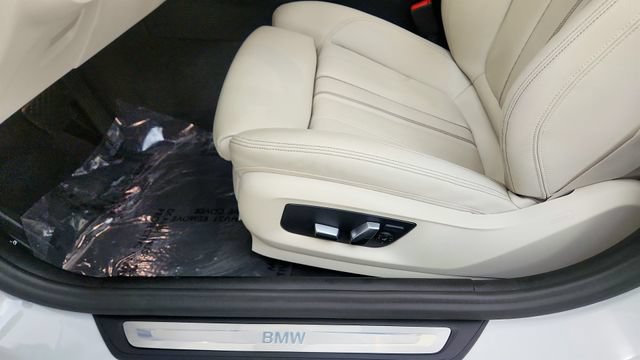 Used 2021 BMW 540i w/ Executive Package RWD image 48