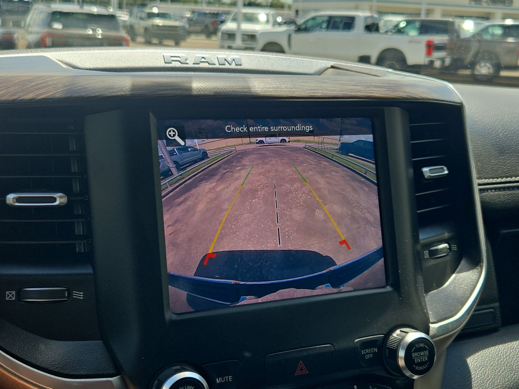 Used 2020 RAM 1500 Laramie RWD image 23