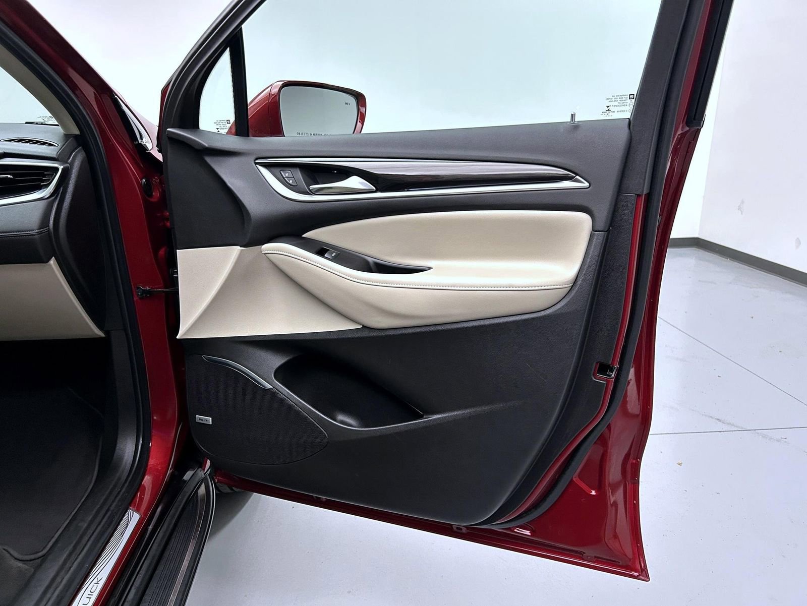 Used 2020 Buick Enclave Premium w/ Sun and Sites Package image 16