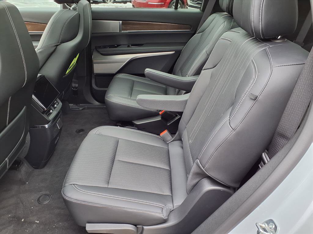 New 2026 Cadillac Vistiq Sport image 8