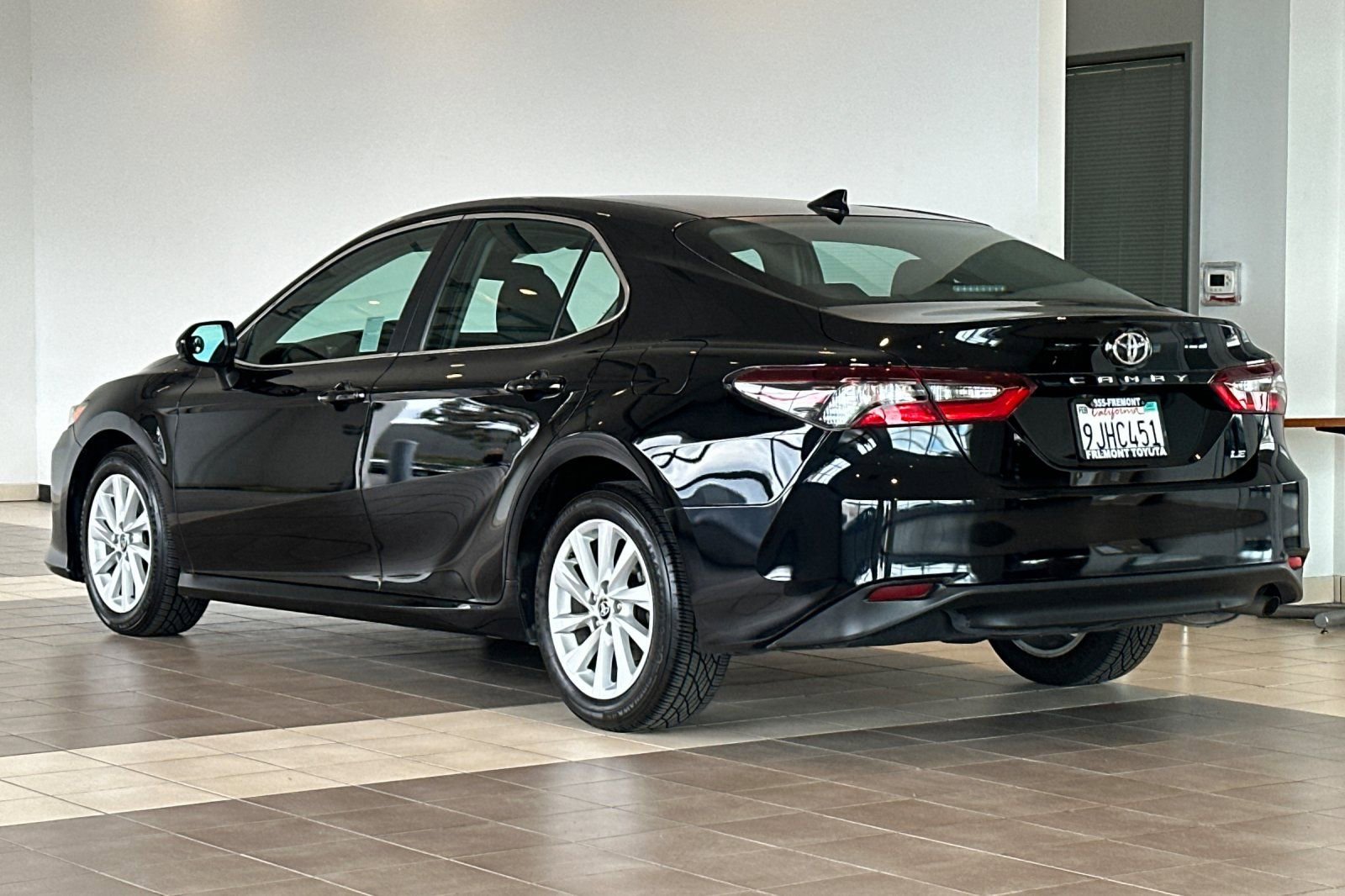 Certified 2022 Toyota Camry LE FWD image 6