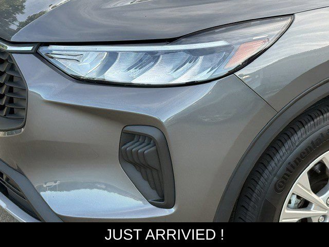 Used 2023 Ford Escape Active w/ Tech Pack #1 AWD/4WD image 9