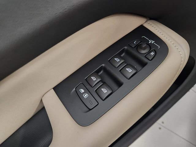 New 2026 Volvo XC60 B5 Core image 23