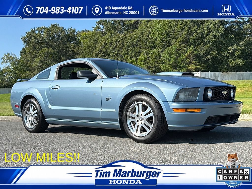 Used 2005 Ford Mustang GT RWD image 1