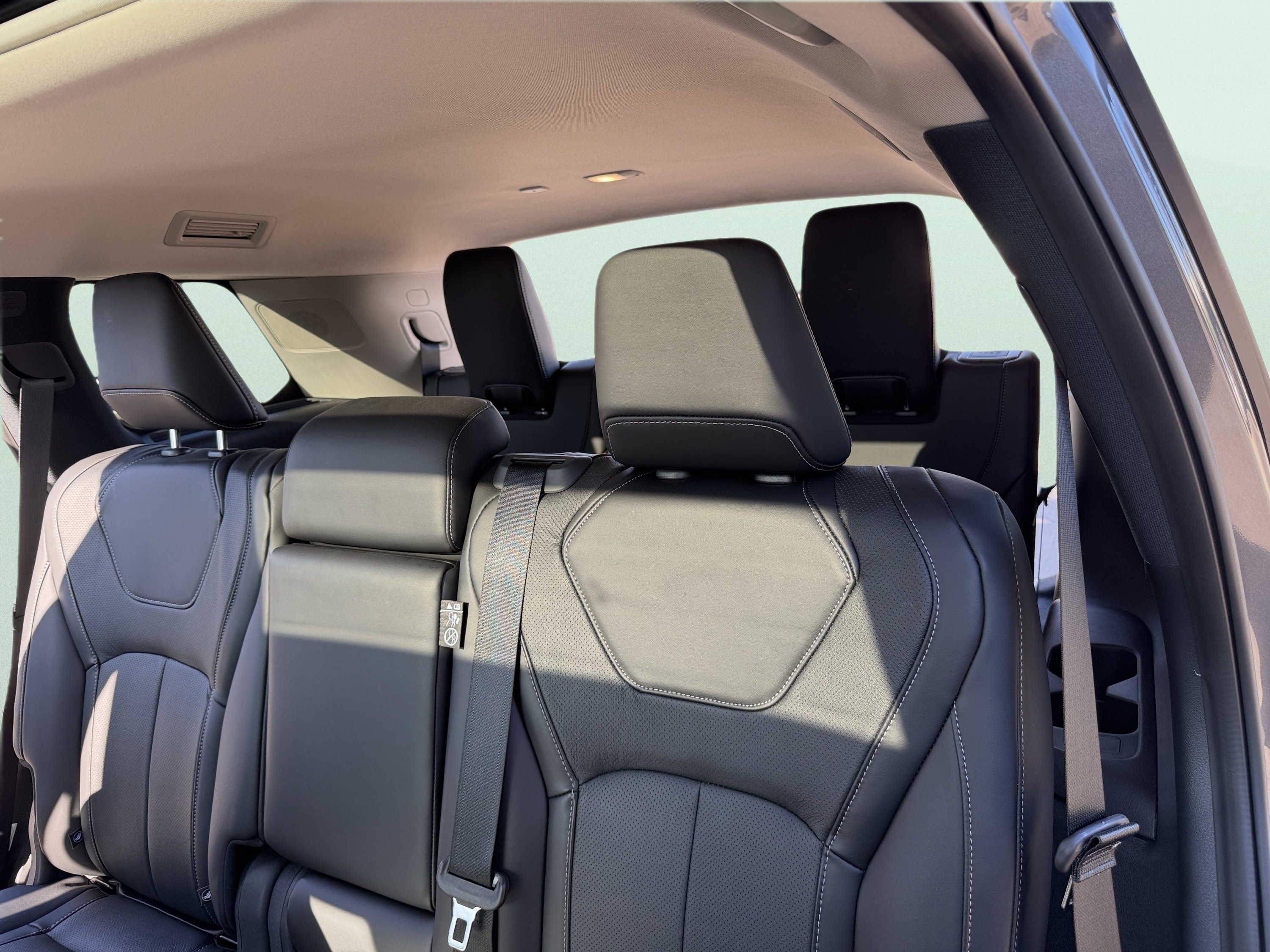 Used 2025 INFINITI QX60 Luxe FWD image 27