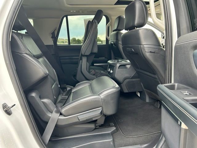 Used 2025 Ford Expedition Max Platinum AWD/4WD image 28