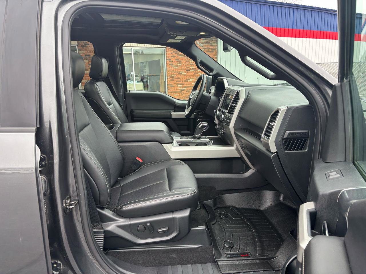 Used 2019 Ford F150 Lariat image 15