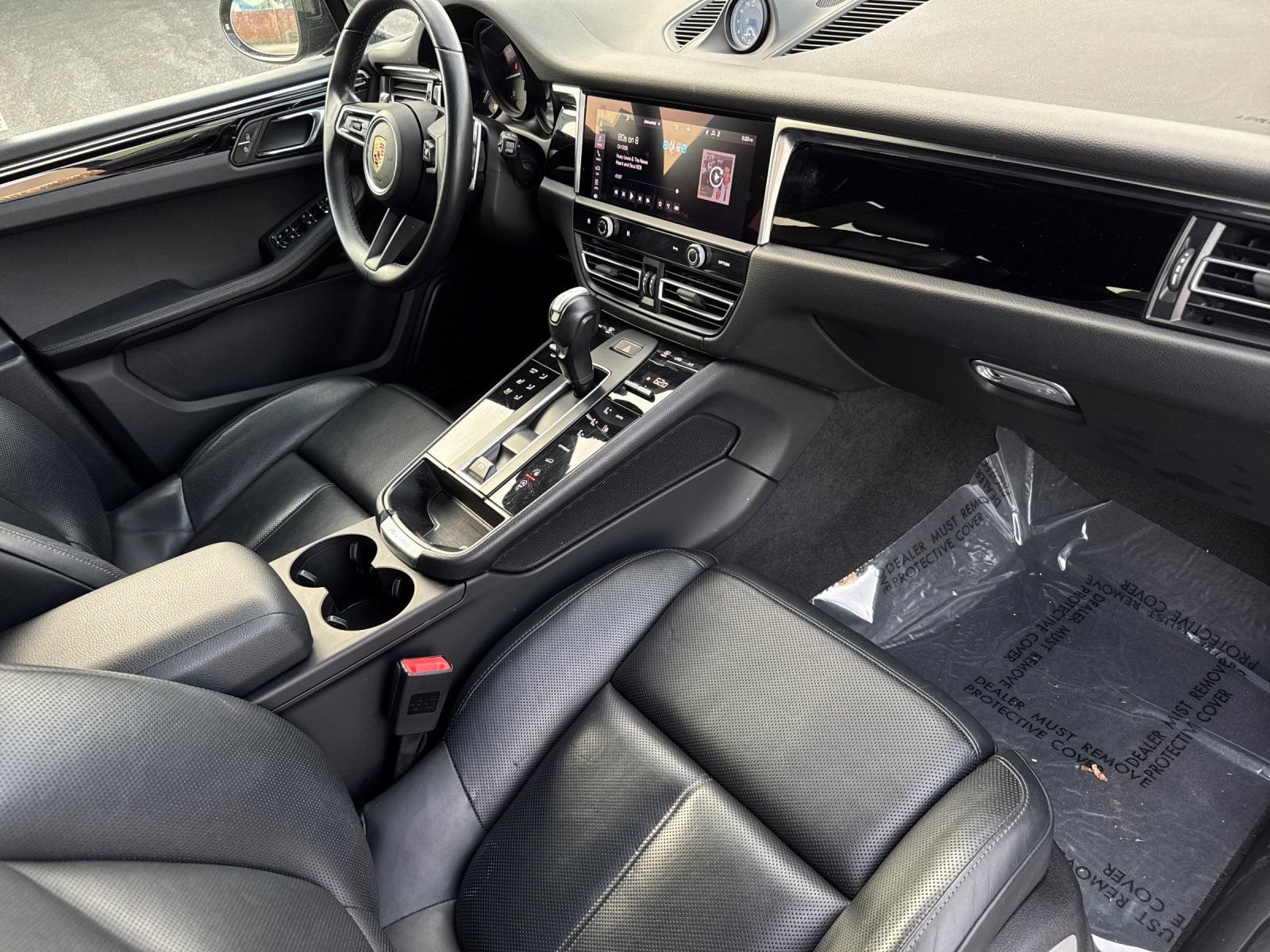 Used 2024 Porsche Macan AWD/4WD image 15